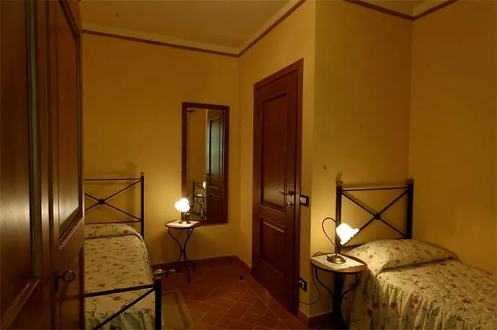 Agriturismo Montemari Villa Palaia Farmház